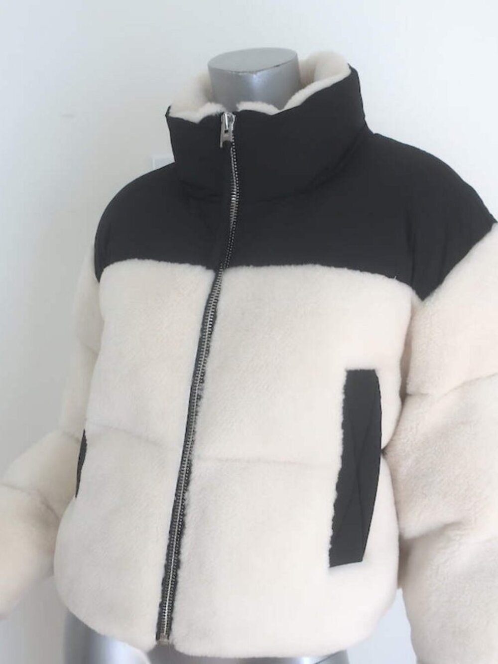 Shoreditch Ski Club Maya Shearling Puffer Jacket Cream/Black Size Small - Picture 4 of 10